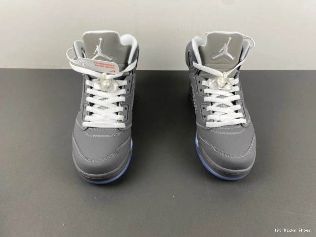 1st Kicks Retro Wolf Air Jordan 136027-005 Grey 5 0816
